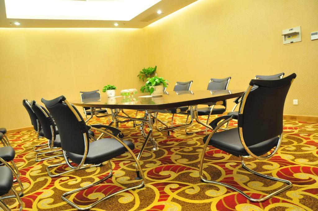 New Cozy Harbour Hotel Нанинг Екстериор снимка